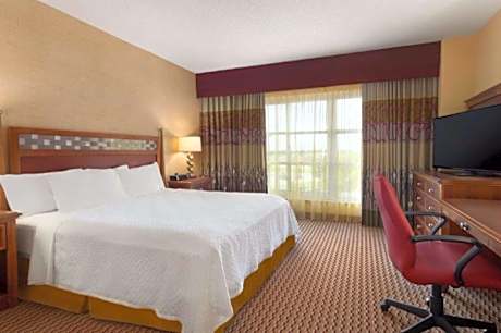 2 ROOM CORNER PREMIUM SUITE - 1 KING BED
