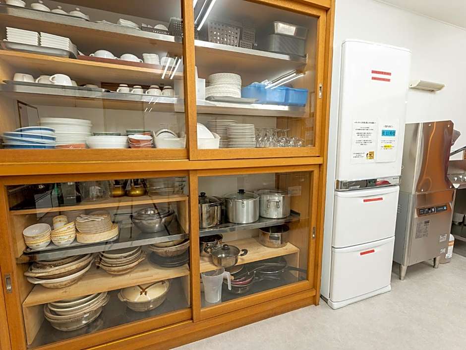 Hütte Jil Shirakabako at 1,400m