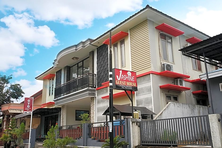 OYO 2038 Jasmine Guest House Balikpapan