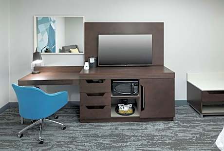 King Room with King Bed - Non-Smoking