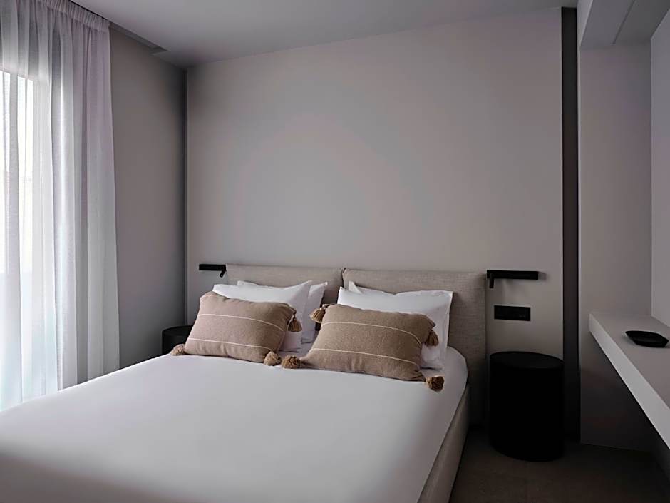 Bond Smart Living Suites