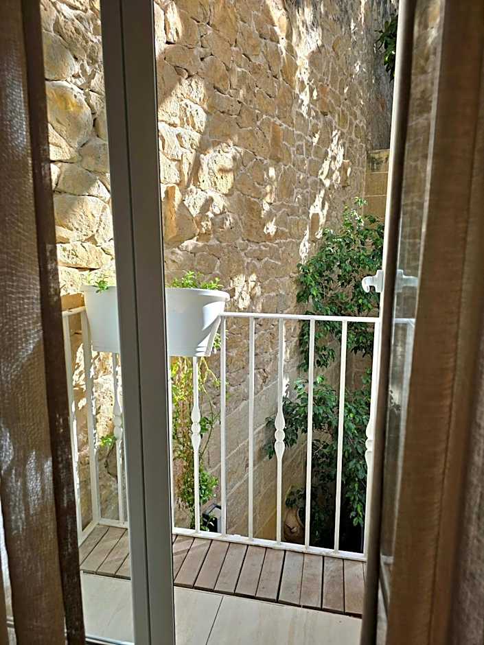 D Townhouse Boutique Suites