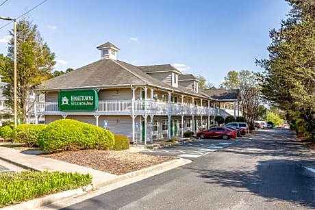 HomeTowne Studios by Red Roof Atlanta NE – Norcross South