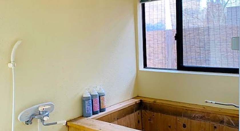 Yufuin Sanso Waremokou Hotel