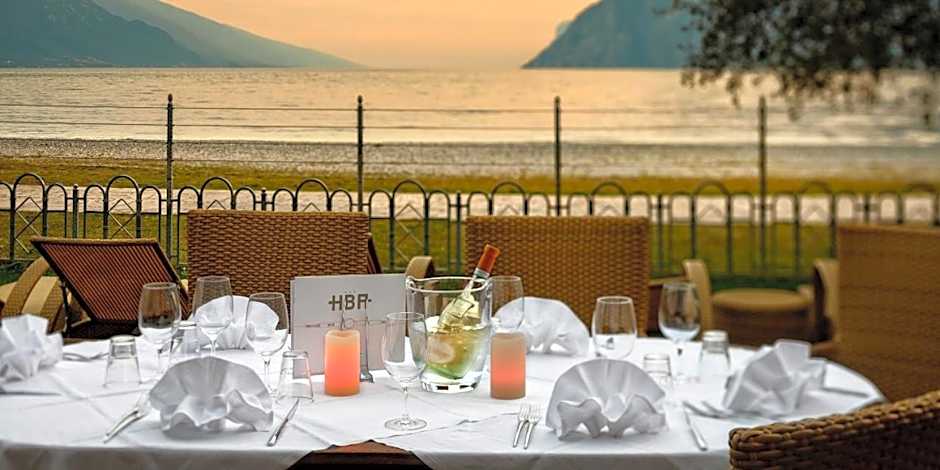 Hotel Baia Azzurra - Lake Front