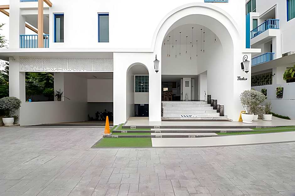 Costa Village Jacuzzi Bangsaray