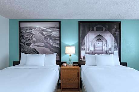 Queen Room with Two Queen Beds - Non-Smoking