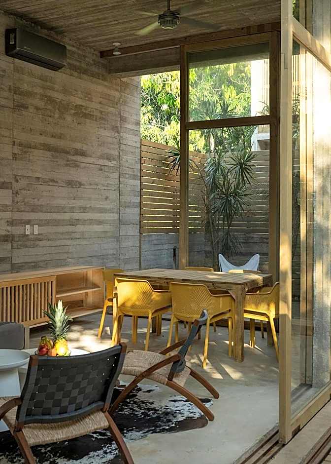 Ona & Nami - Casa Macu Saladita surf break