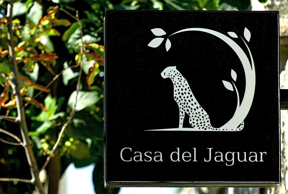 Casa del Jaguar Beach Hotel