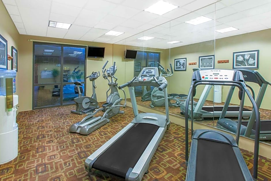 Hawthorn Suites Midwest City