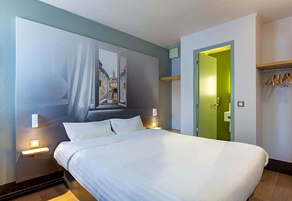 B&B HOTEL CHARTRES Le Forum