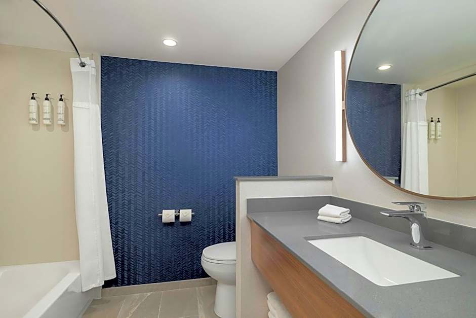 Fairfield by Marriott Inn & Suites Clinton