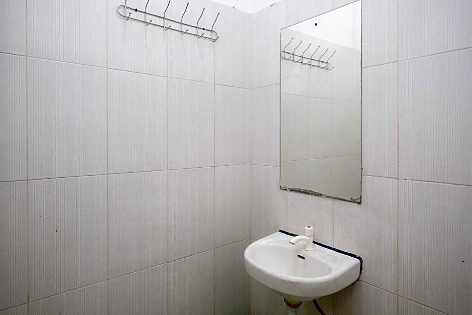 RedDoorz @ Simpang Pos Medan