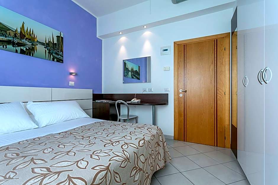 Hotel Baya - in centro, sul mare