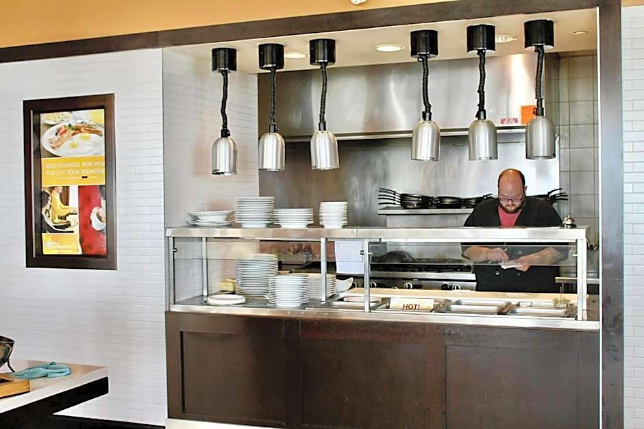 Hilton Garden Inn Edmonton Airport