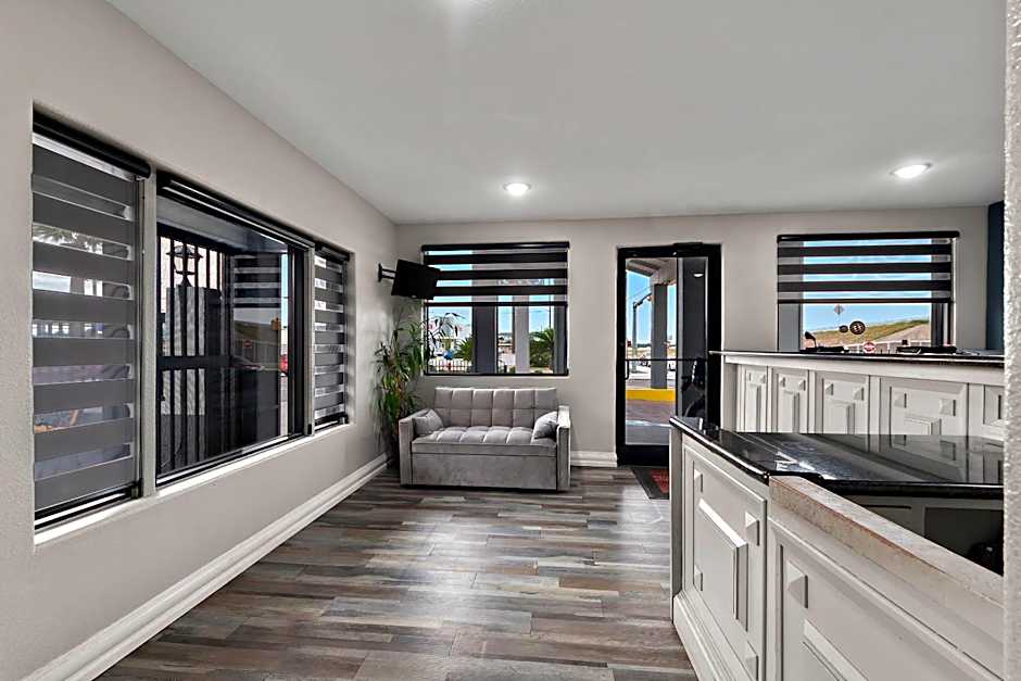 Econo Lodge Inn & Suites Laredo - Nuevo Laredo