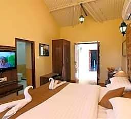 The Colonial Manek Manor by SAH