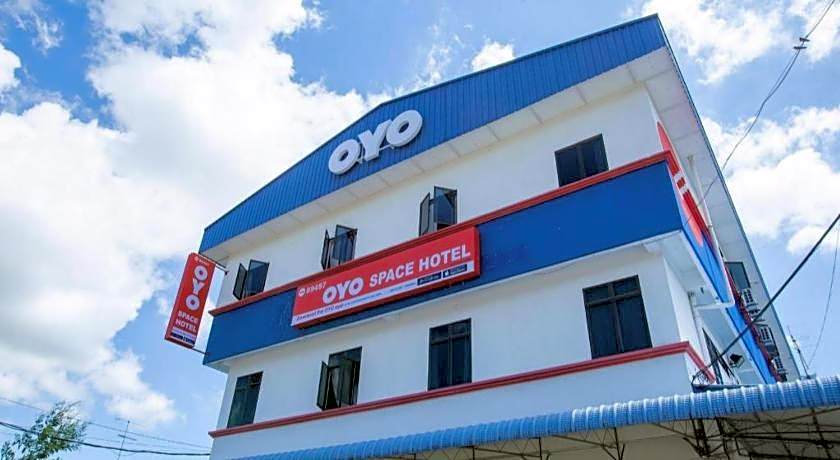 OYO 89487 Space Hotel