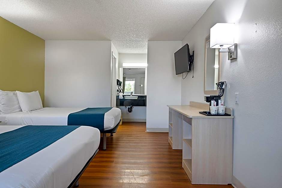 Motel 6 Clarkston WA