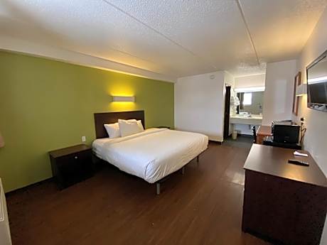 Deluxe King Room - Non-Smoking