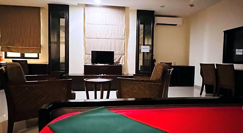 MAXWELL INN LUXURY HOTEL