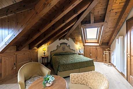 Suite with Mountain View