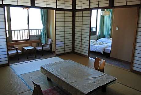 Family Room with Tatami Area and Sea View