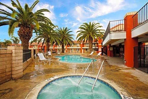 Days Inn by Wyndham Hemet