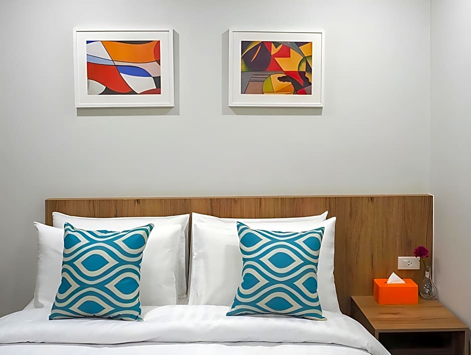 Casaluxe Hotel and Resident