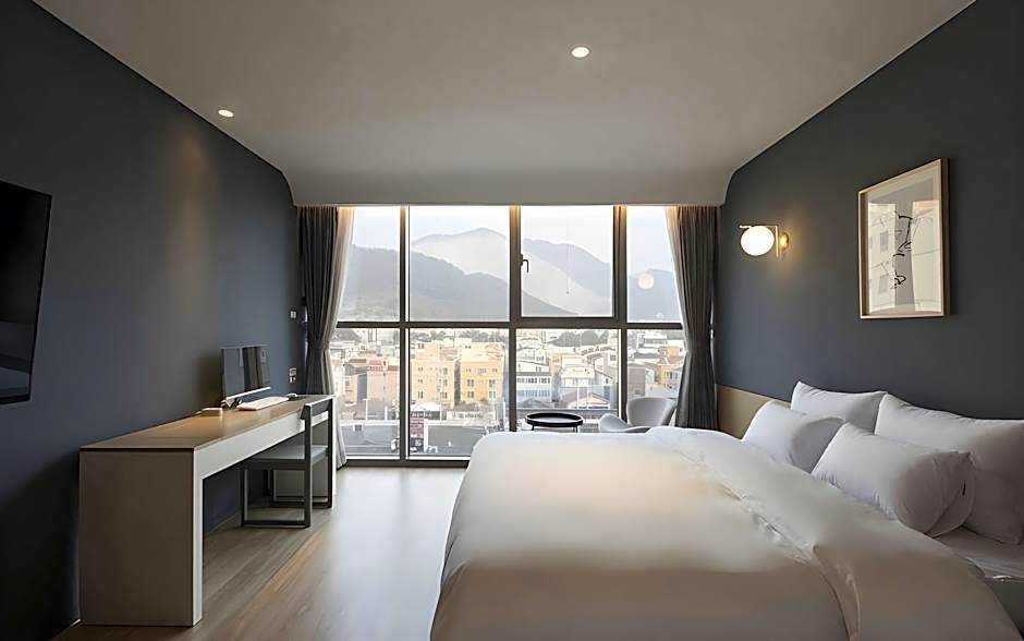 Hound Hotel Changwon - Jinhae Yongwon