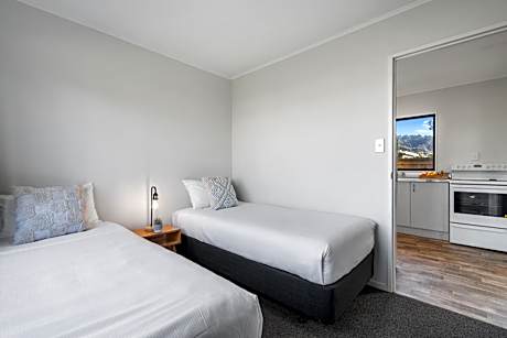 Park Motel - Pet Friendly (2BR)