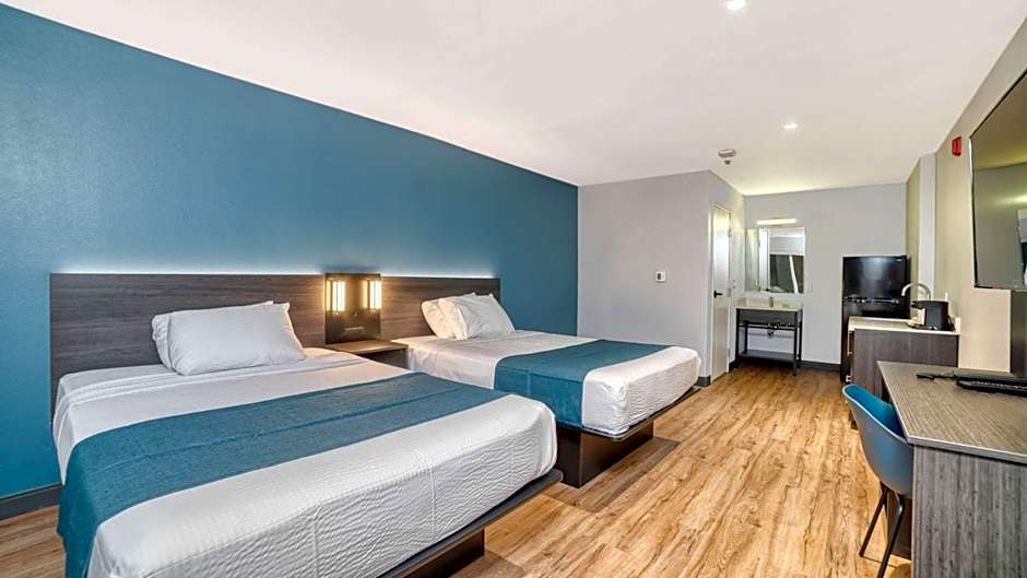 Studio 6 Suites Stockton, CA Waterfront