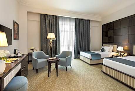 Deluxe Pool View Room