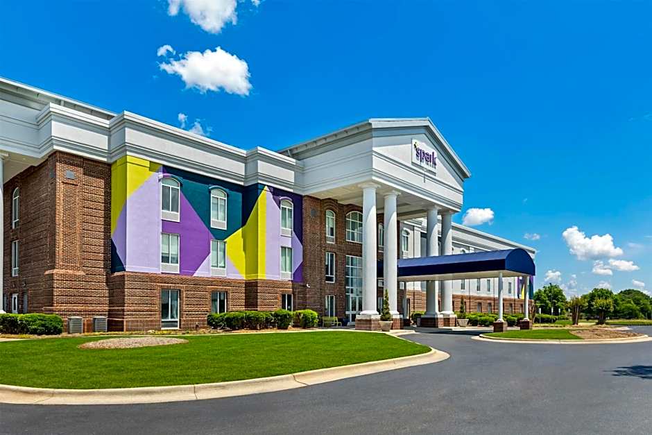 Spark by Hilton Tuscumbia Muscle Shoals