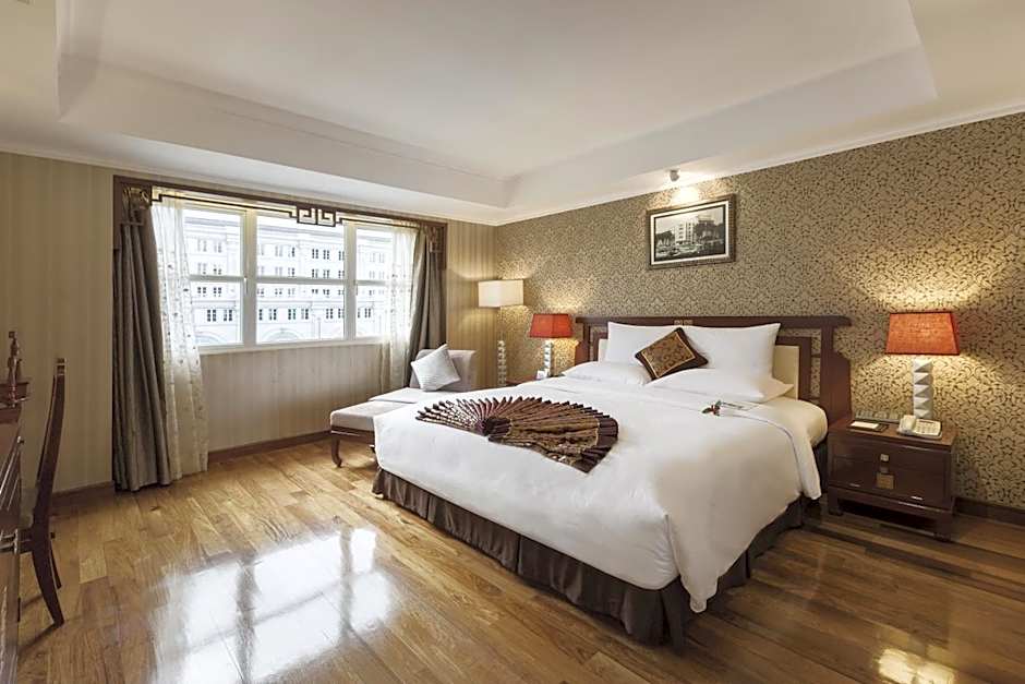 Photo 1 of 7 of Executive 1 King Bed Suite
