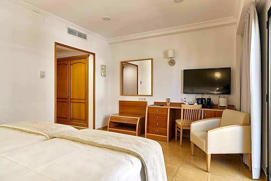 Invisa Hotel La Cala
