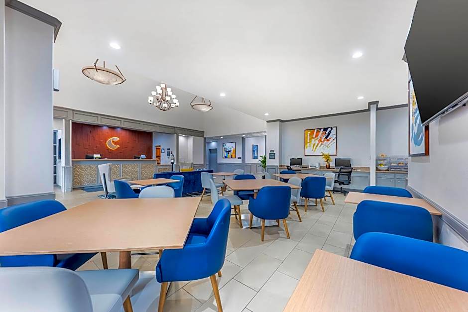 Comfort Inn & Suites