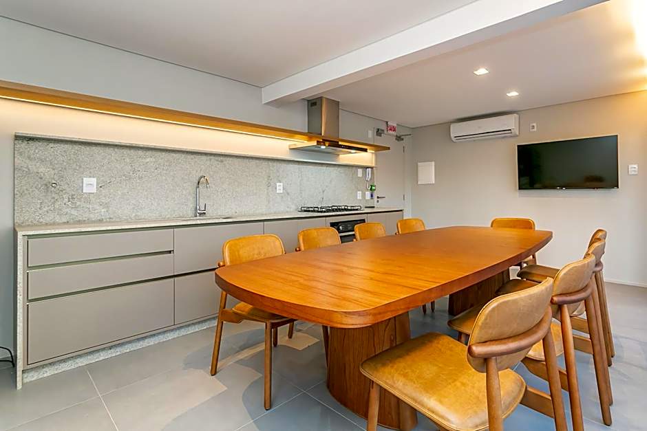 Studios Rio Branco by Viva - Prédio moderno, aptos com cama king-size no centro de Floripa