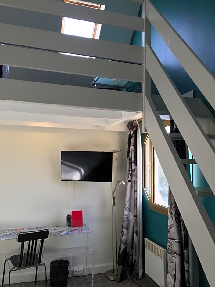 Hotel Le Cardinal Rueil Centre