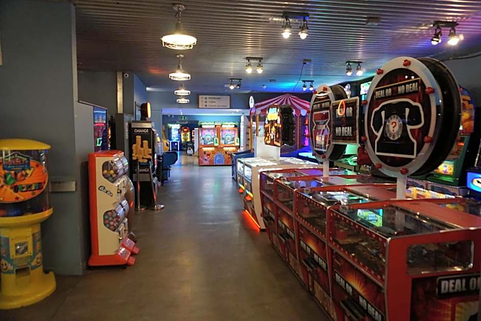 MPoint36 at Tattershall Lakes Hot Tub Lake Views 3 Bedrooms