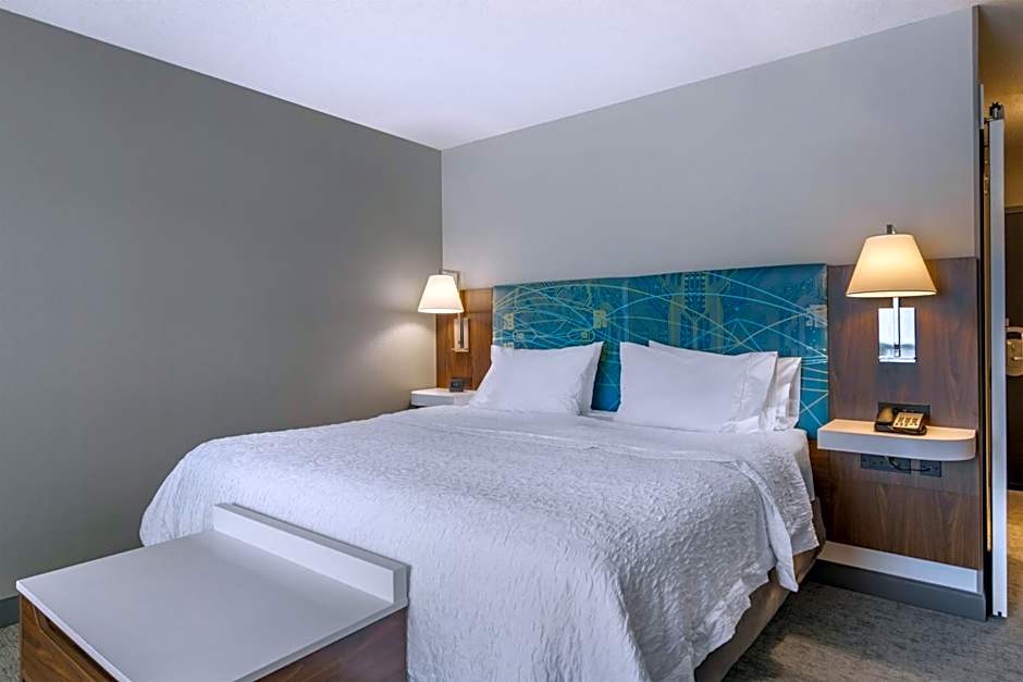 Hampton Inn By Hilton And Suites Edmonton West