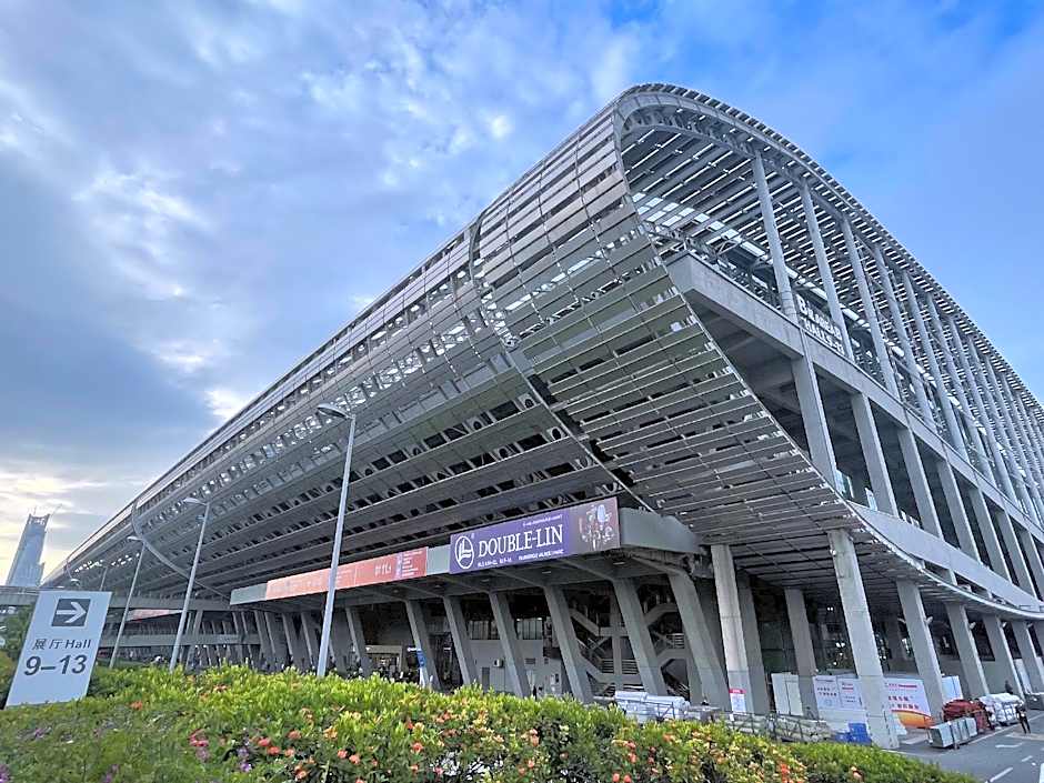 President Hotel (Guangzhou Tianhe Gangding Subway Station Store)