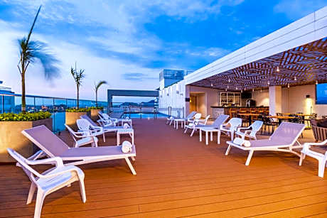 Hilton Garden Inn Santa Marta