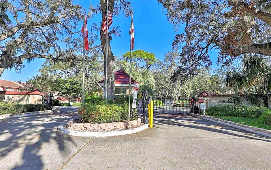 Waterfront Resort Condo w Beach