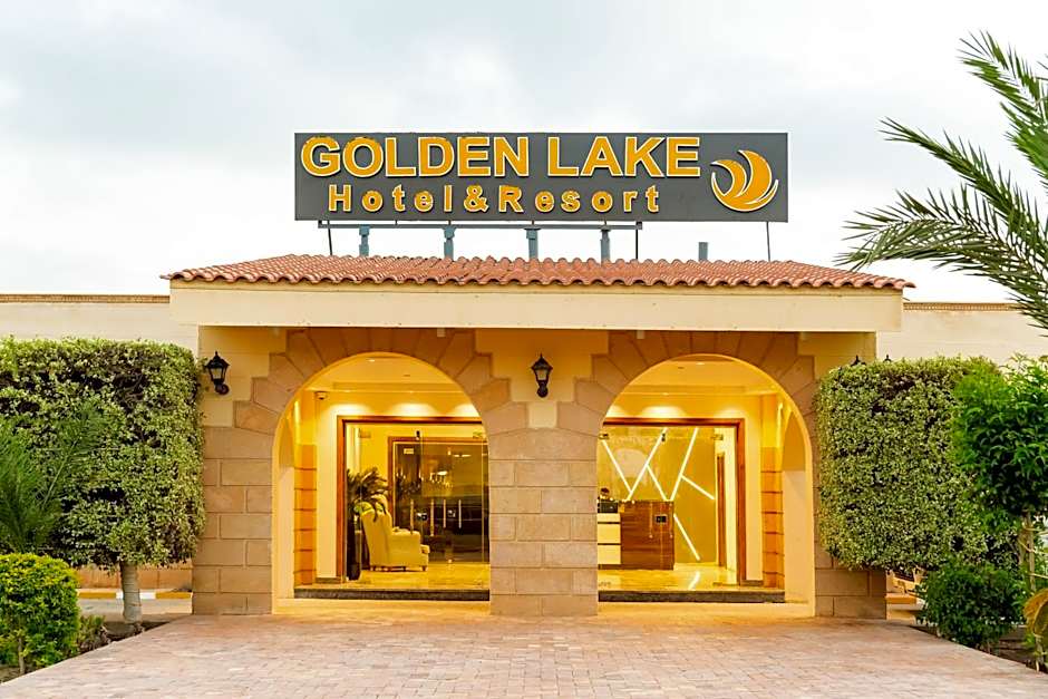 Golden Lake Marina Hotel