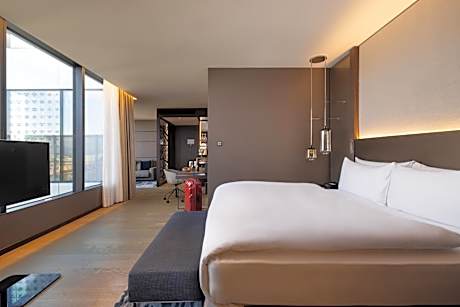 Junior King Suite - High Floor