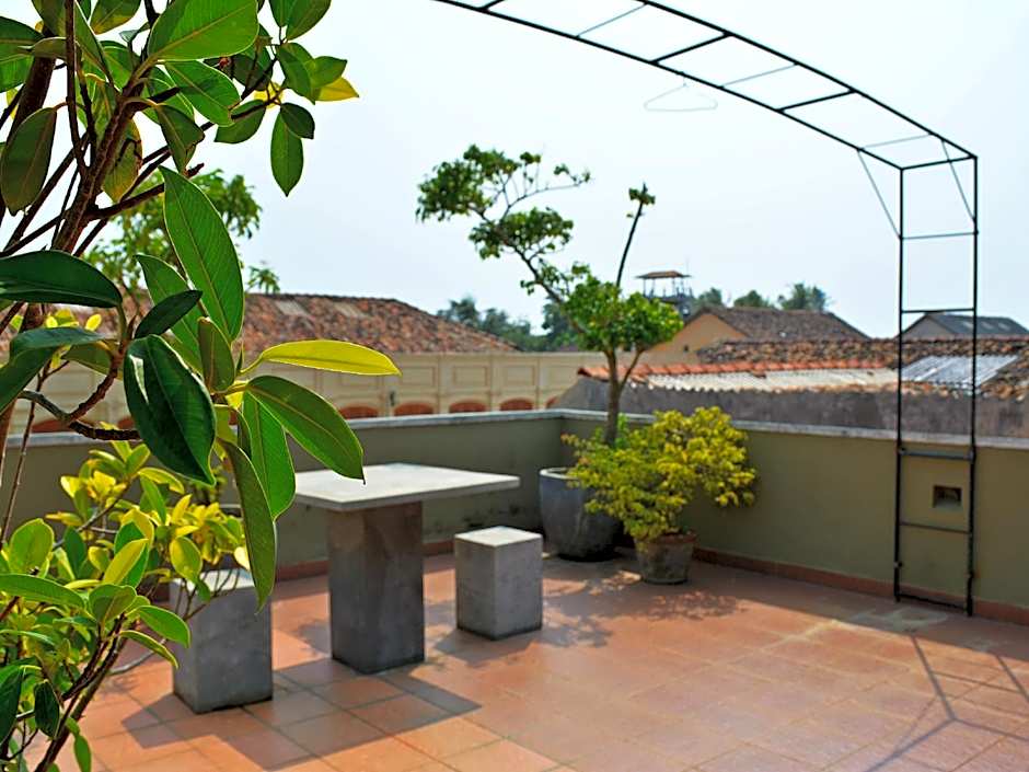 Frangipani Motel