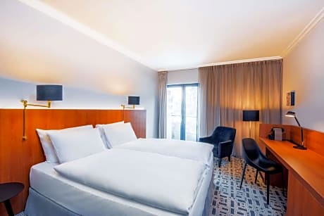 Superior Double or Twin Room Free Parking Promo with breakfast