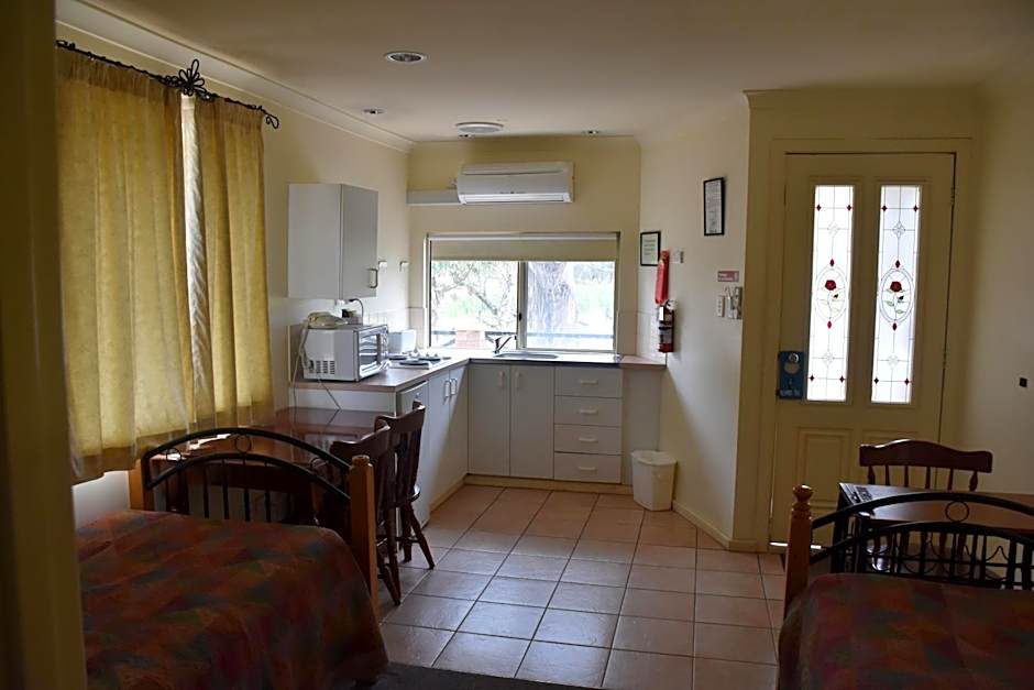 Mount Barker Valley Views Motel & Chalets, Western Australia