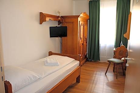 Familienzimmer-Komfort-Eigenes Badezimmer-Stadtblick